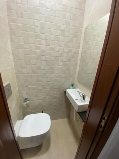 Bathroom 3, ODIVELAS METRO RESIDENCE, Odivelas