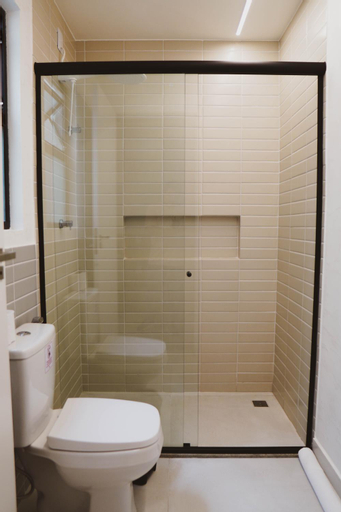 Bathroom 10