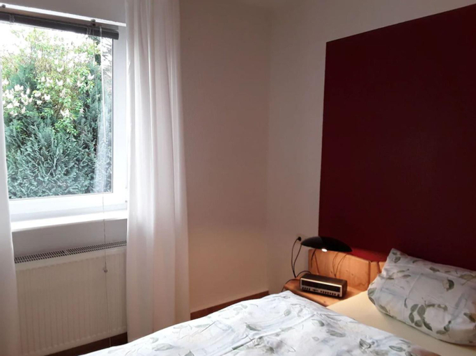 Bedroom 2, Ferienwohnung am Rande Kassels, Kassel