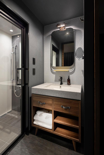Bathroom 25