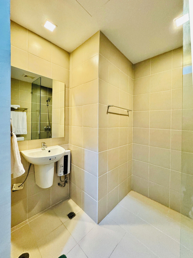 Bathroom 3, Hubomoto Megaworld Suites, Iloilo City