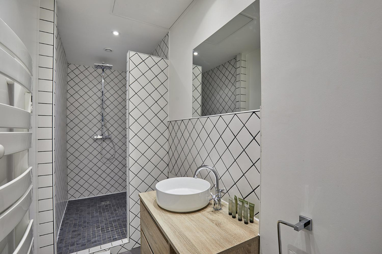 Others 5, Residence Centre de Paris by Studio prestige, Paris