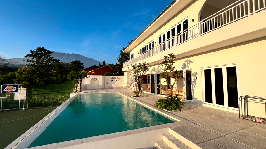 Swimming Pool 16
