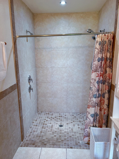 Bathroom 3, Nature Coast Retreats LLC, Hernando