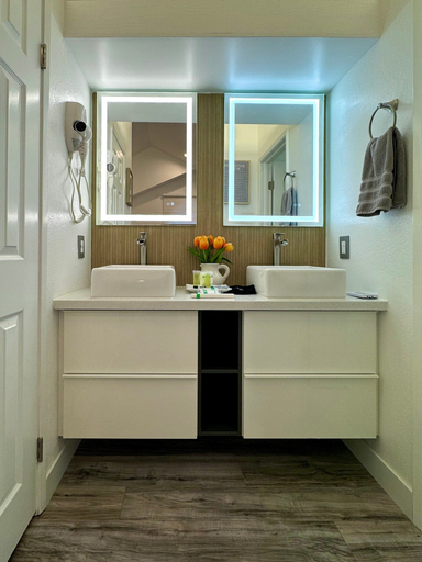 Bathroom 2, Lakefront View #2463, San Bernardino
