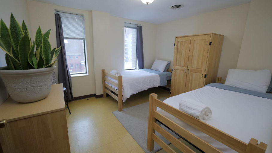 Bedroom 2, 2 Bedroom Downtown Apt Friends Families Ideal, Allegheny