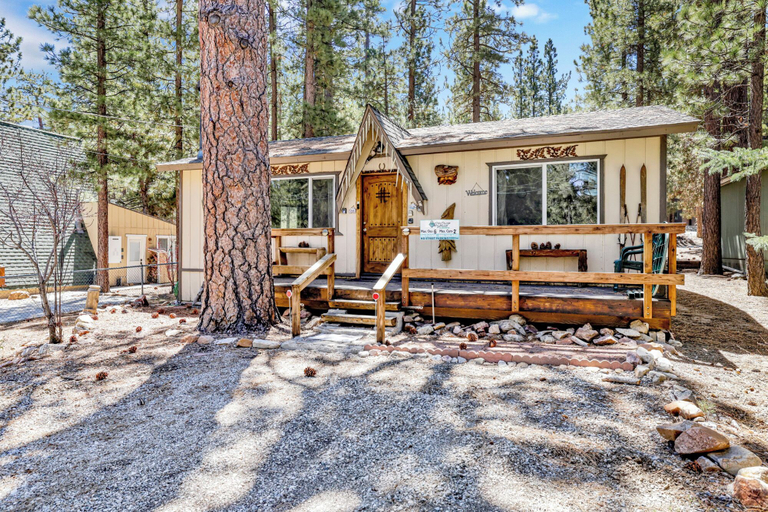 Exterior & Views 2, Reality Escape #2466, San Bernardino