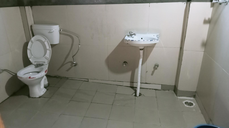 Bathroom, Woodstock Villa, Kullu