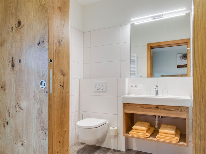 Bathroom 4, Exquisite Holiday Home near Ski Area in Königsleiten, Zell am See