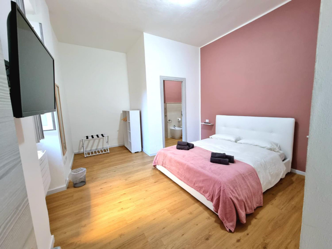 Others 5, Morfeo B&B, Sassari