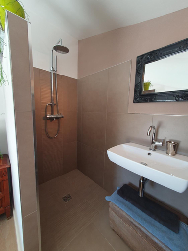 Bathroom, Lou Pantai, Bed and breakfast, small double Bedroom, Bouches-du-Rhône