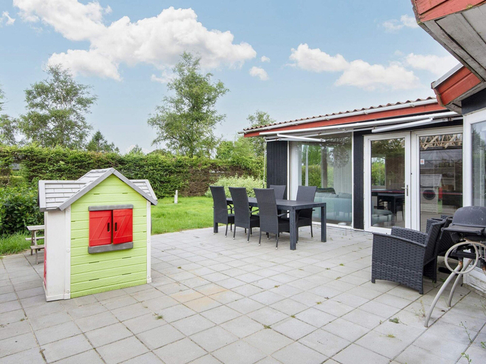 Food & Drinks, 8 Person Holiday Home in Borkop, Vejle