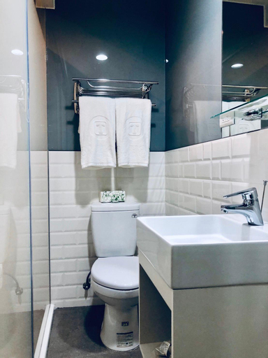 Bathroom 19