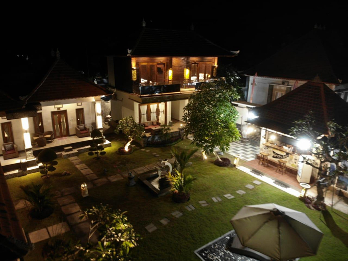 Exterior 1