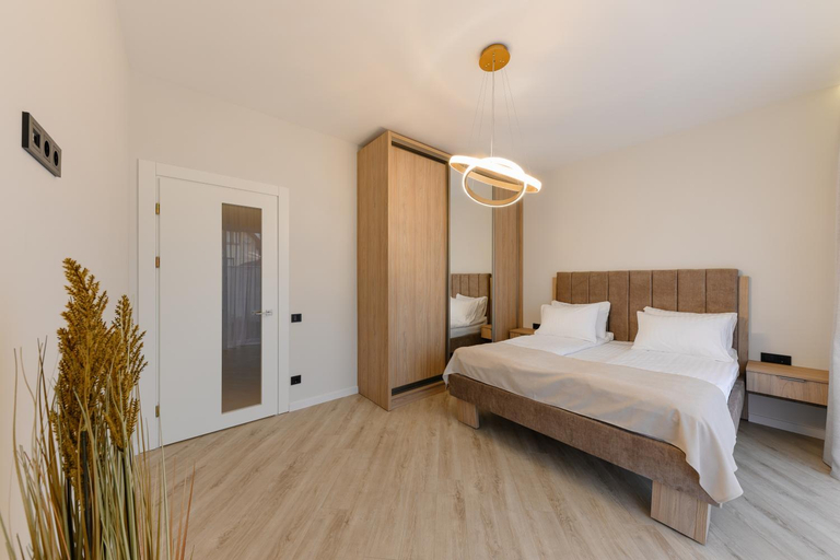 Others 4, MM GROUP APARTMENT GOLD, Uzhhorods'ka