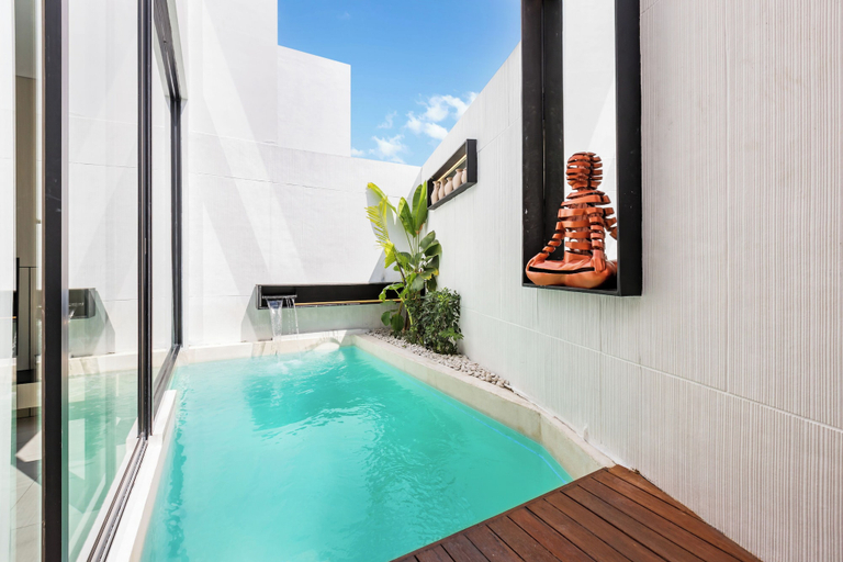 Swimming Pool 12