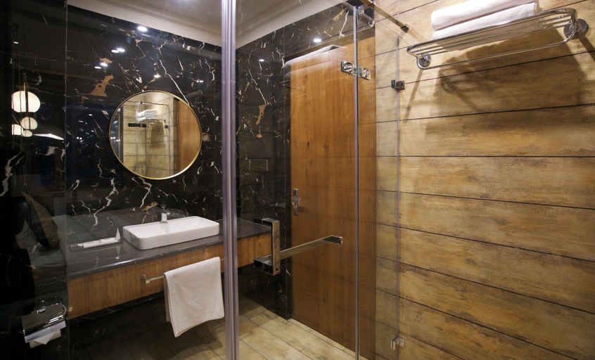 Bathroom 5, HOTEL REWA LADAKH, Leh