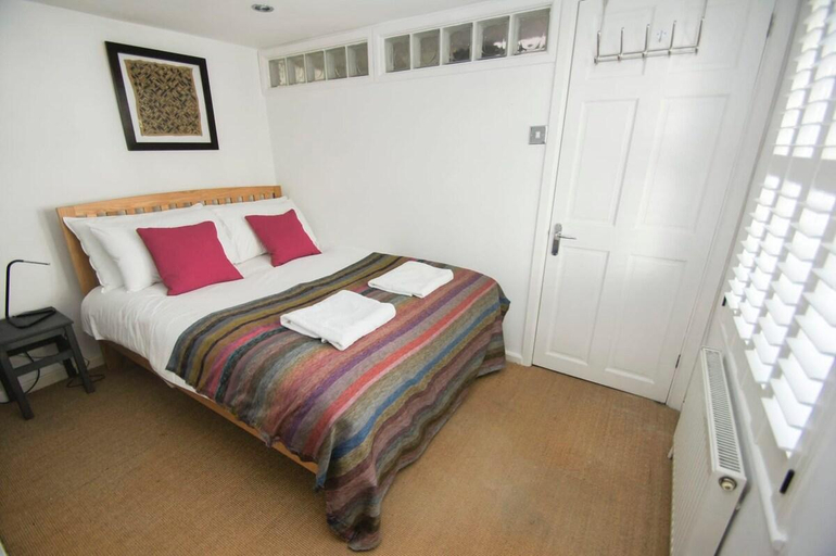 Others 3, Marine Gardens |Terrace|by Brighton Holiday Lets, Brighton and Hove