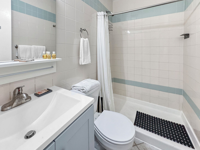 Bathroom 3, HOLLYWOOD SUNRISE, Broward