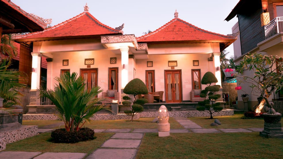 Exterior 3