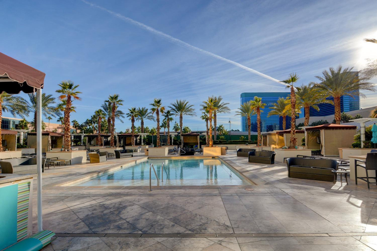 Sport & Beauty 2, LUXURIOUS 1 BD/2BTH Premium Suite MGM Signature w/balcony, Clark