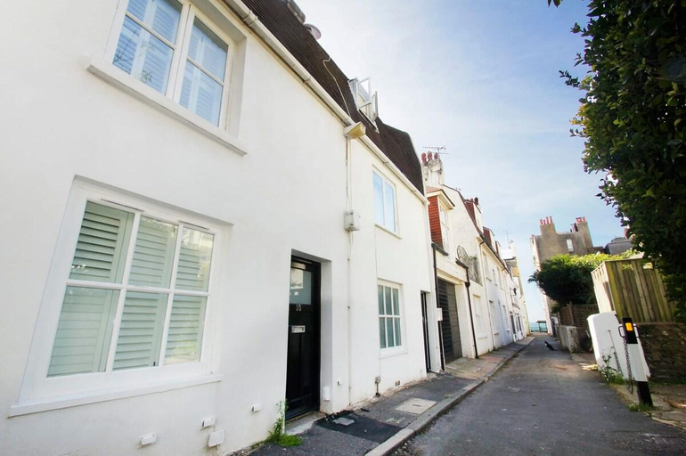 Others 4, Marine Gardens |Terrace|by Brighton Holiday Lets, Brighton and Hove