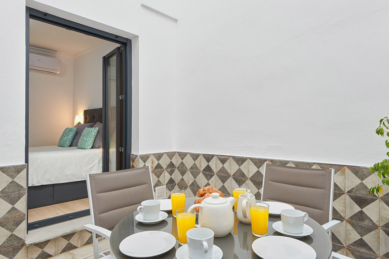 Courtyard 5, Solaga - Nueva Suites, Málaga