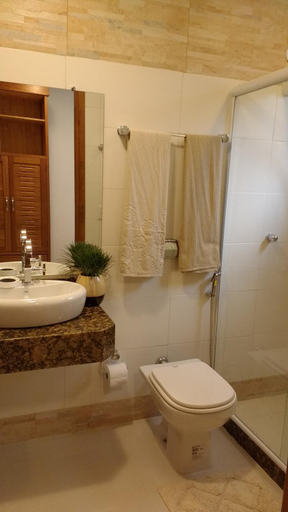 Bathroom 3, 3 Palmeiras Guest Lounge, Miguel Pereira