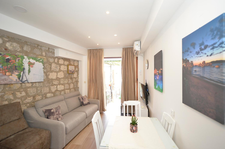 Others 5, Apartmani PROVA