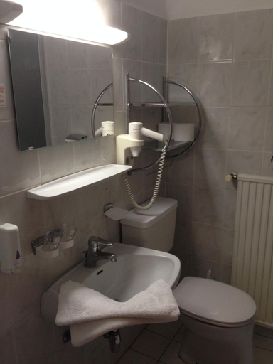 Bathroom 3, Hotel zum Kastell, Oberwart