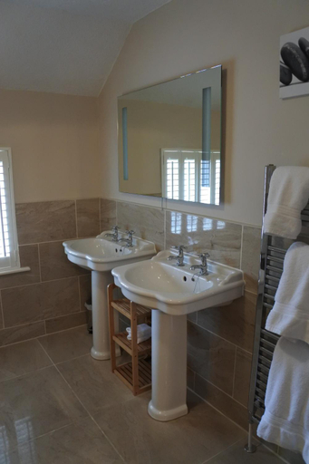 Bathroom 4, Magpies Restaurant with Rooms, Lincolnshire
