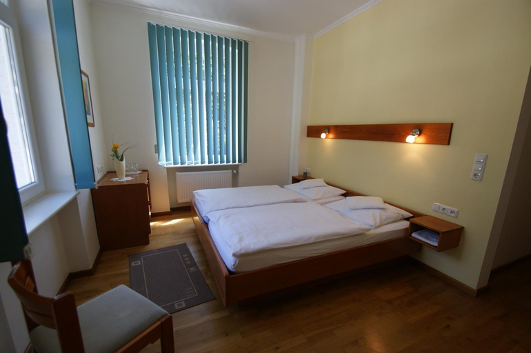 Bedroom 16