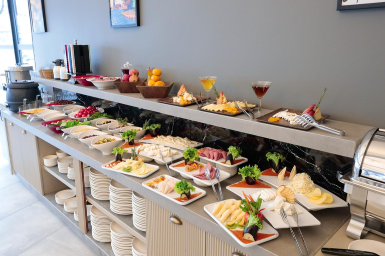 Food & Drinks 15