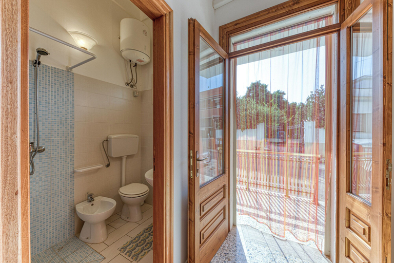 Bathroom 3, Appartamento a 2 passi dal mare, Lecce