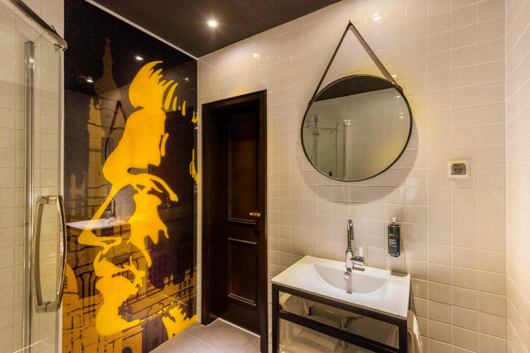 Bathroom 4, Ibis Styles Dresden Neustadt, Dresden