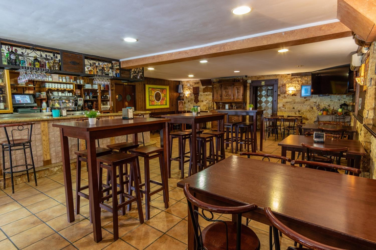 Food & Drinks 4, Pena Pandos 2 Estrellas, Asturias