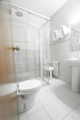 Bathroom 4, Turo de L´Home, Barcelona