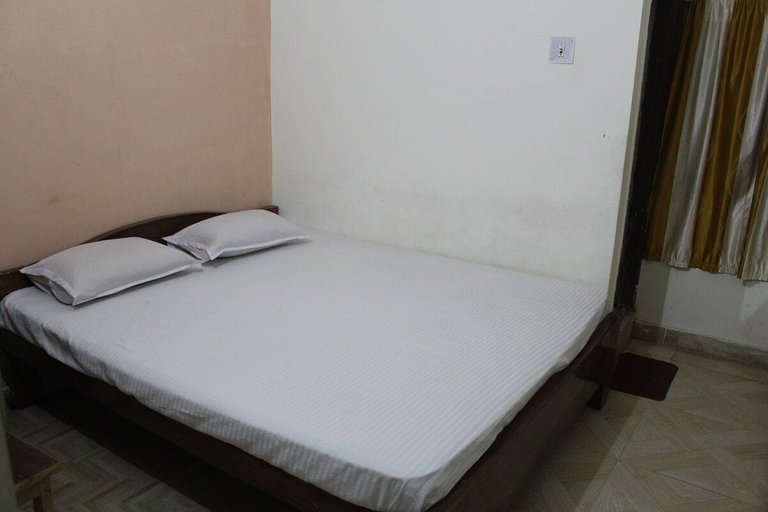 Bedroom 3, Hotel Vijay, Nalanda