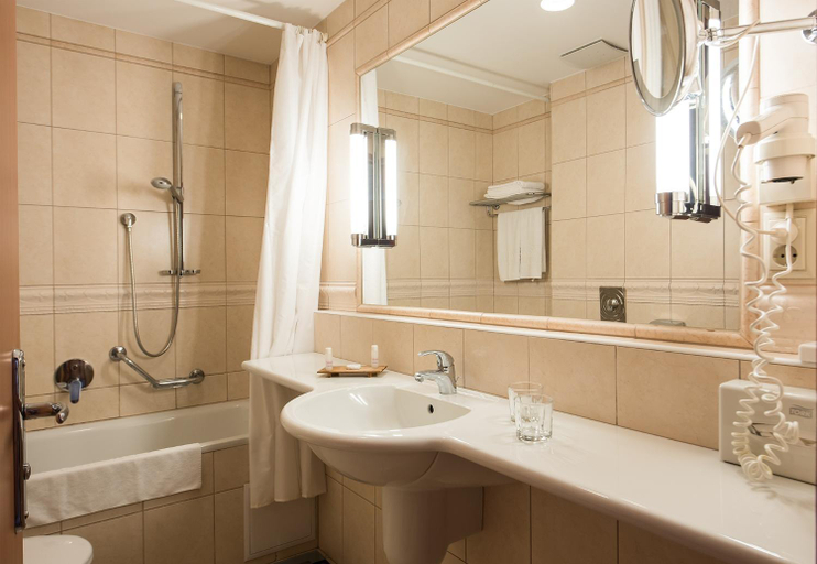 Bathroom 4, Vitalmed Hotel Sarvar, Sárvár