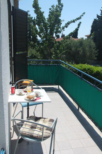 Others 2, B&B Family Skvor, Piran