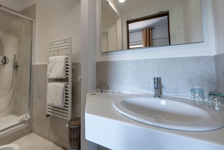 Bathroom 3, Villa del Sole, Siena