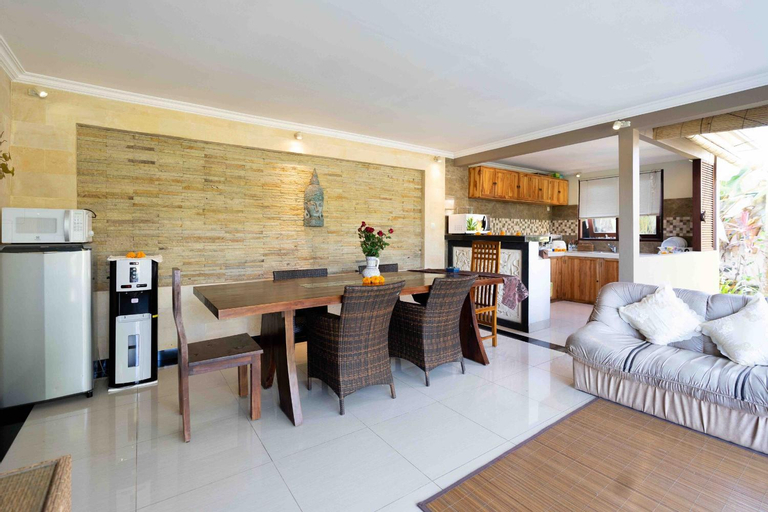 Dining Room 9
