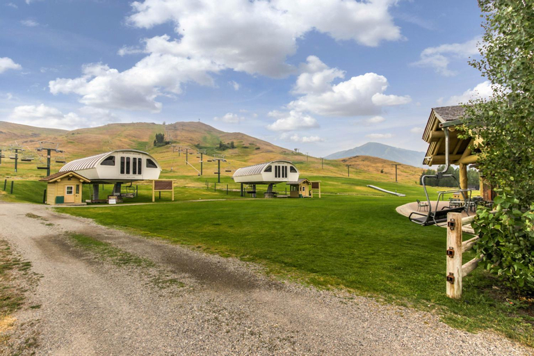 Bluff 4018, Blaine