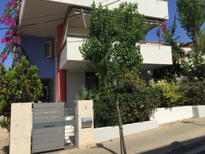 2, Apostolaki A. Apartment, Crete