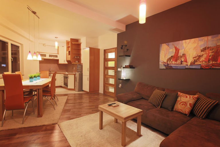 Facilities 5, Apartments Elena