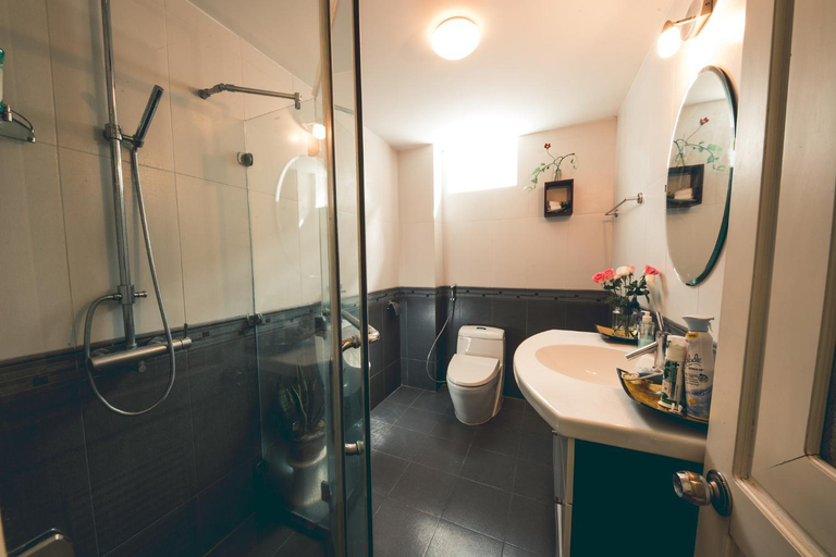 Bathroom 4, The Hillside Homestay -Triple Room with balcony, Huế