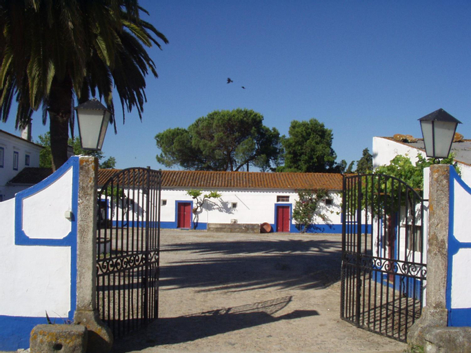 Monte Da Serralheira Agro Turismo, Évora