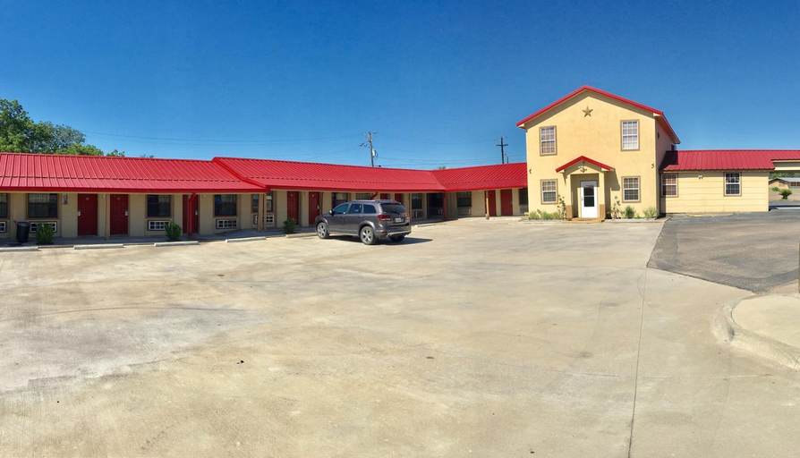 Exterior & Views, Budget Inn, Lavaca