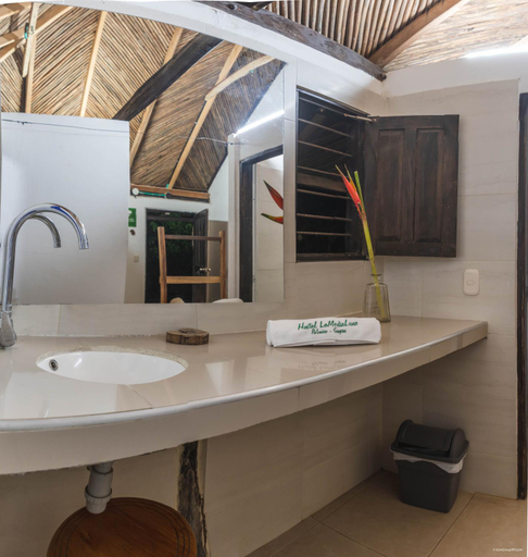 Bathroom 3, Hostal La Media Luna Palomino, Riohacha