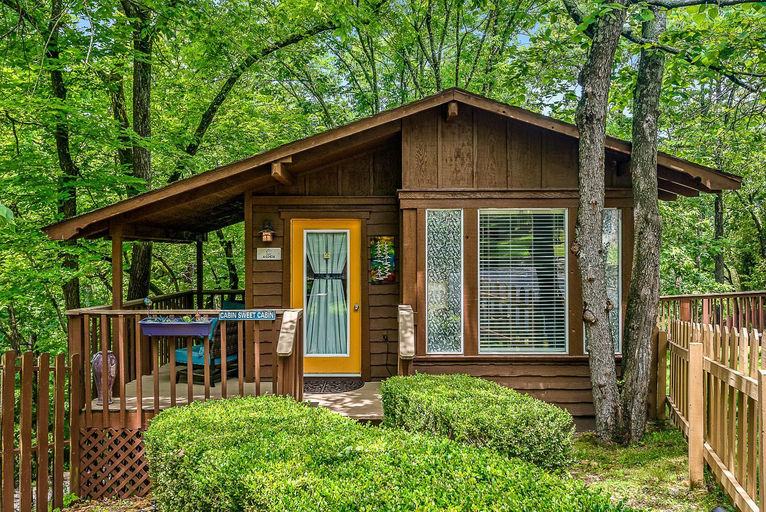 Others 4, The Woods Cabins, Carroll